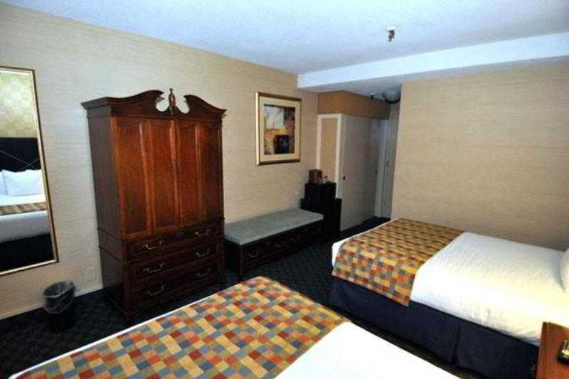 Freepoint Hotel Cambridge, Tapestry Collection By Hilton Exterior photo